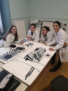 UN NOUVEAU PLAFOND POUR LA CAFÉTÉRIA!